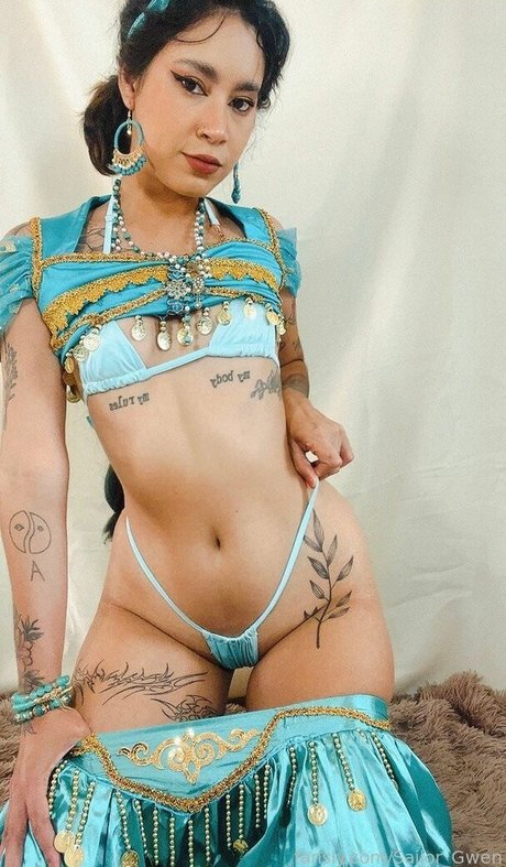 Sailor Gwen pornstar naked picture