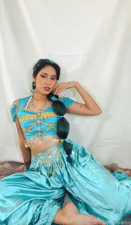 Sailor Gwen sexy star picture