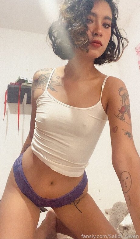 Sailor Gwen sex model photos