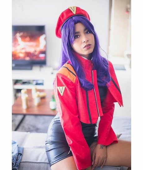 Sailor Gwen pretty actress pic