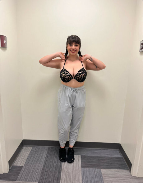 thick girls onlyfans sexy nude gallery