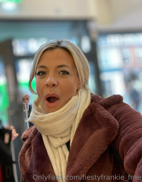 latina feet onlyfans top picture