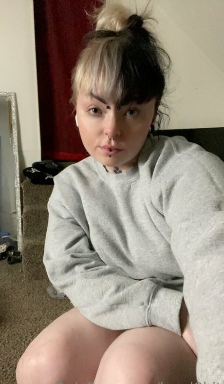 reaghanblackhart art model image