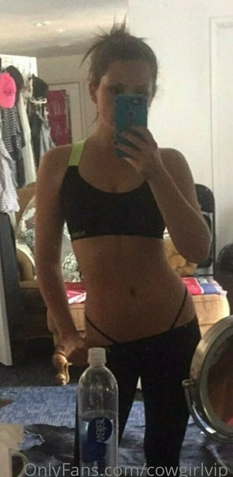 cowgirlvip model erotic photo