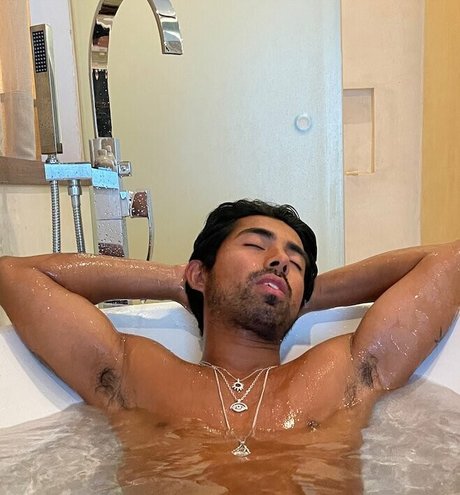 henryandkasey perfect model image