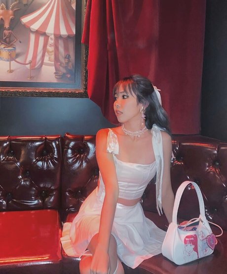 adriahermione nude actress pictures