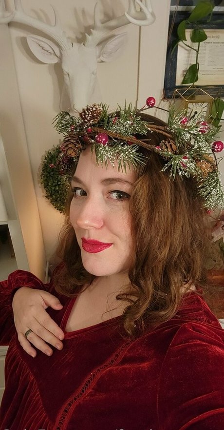 footloose and naked model pic