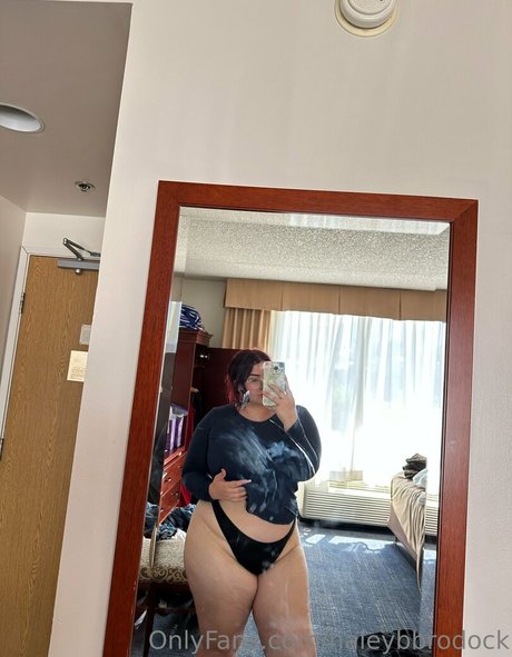 haleybbrodock nude actress image