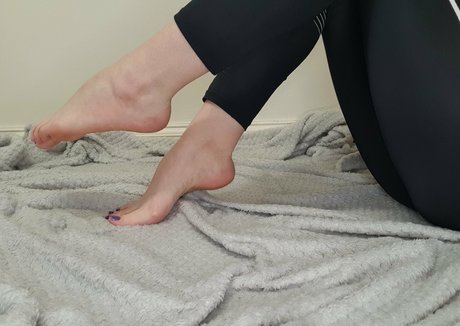 theprestigefeet beautiful model image