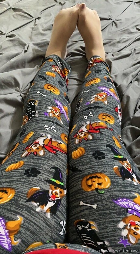 dizzykittenpaws model pretty galleries