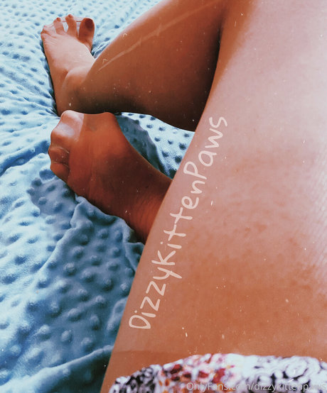 dizzykittenpaws erotic actress picture
