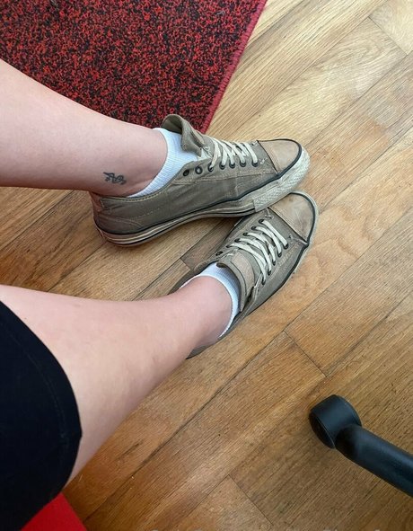 jes5icasfeet model pretty pictures