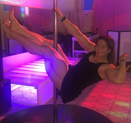 Eva The Supergirl model high quality gallery