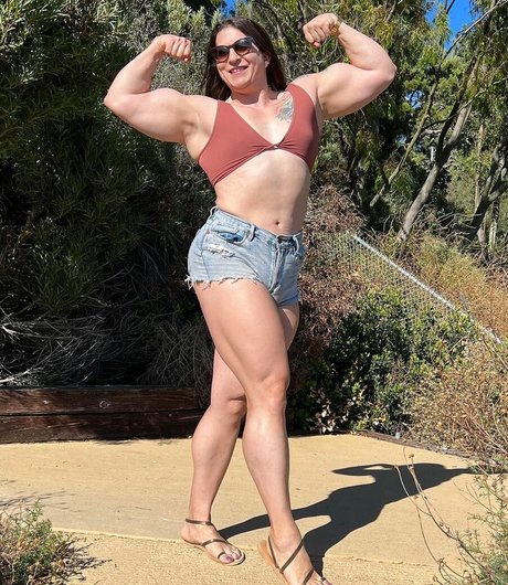 Eva The Supergirl pornstar pic