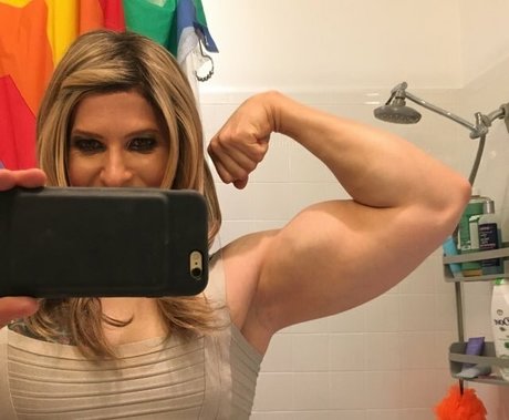 Eva The Supergirl star exclusive picture