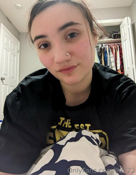 lle222 naked actress pic