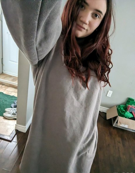 lle222 model nude pictures