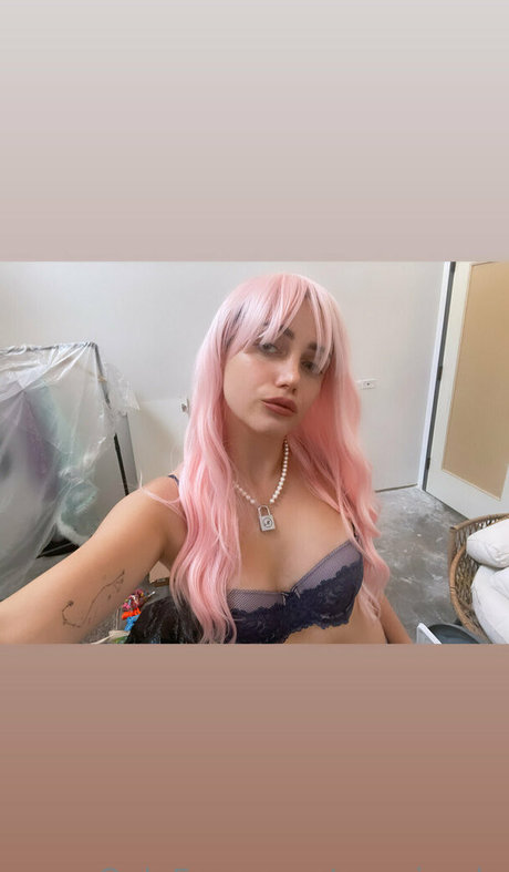 avaajayde perfect actress galleries