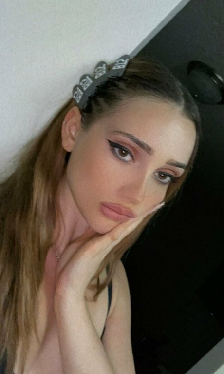 avaajayde top actress pics