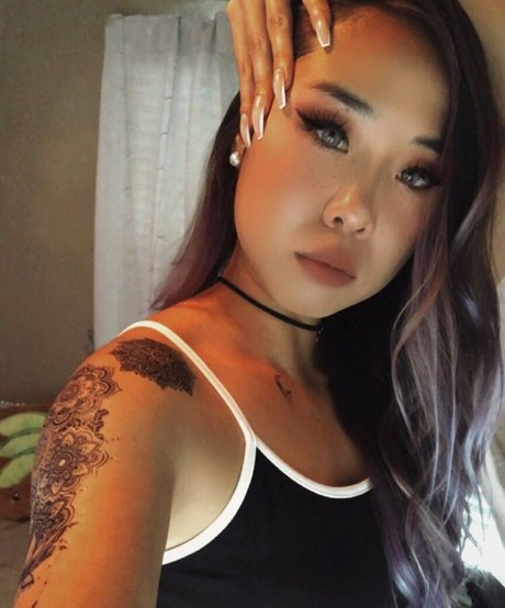 Floskeee pornstar pretty image