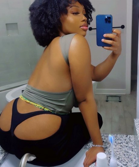 kcurieuse hot actress archive