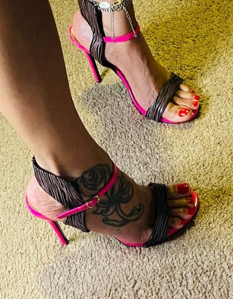 ohhhmyfeetz xxx pornstar photos