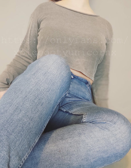 xBigBootyUnicornX nude pornstar img