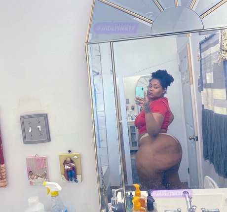 Jadepinkyboo erotic star images