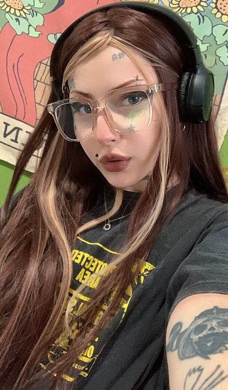 Summer 95 pornographic actress photos