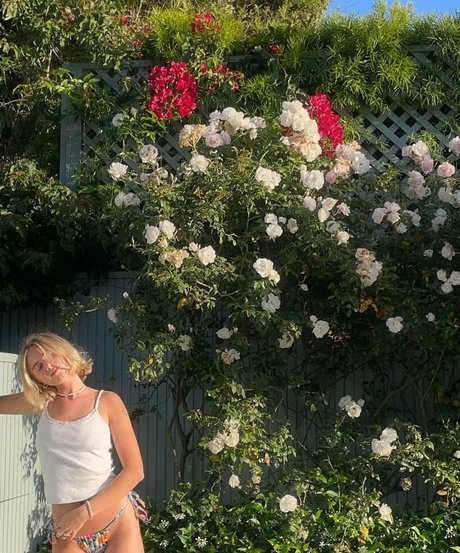 Claire Rosinkranz star beautiful pics