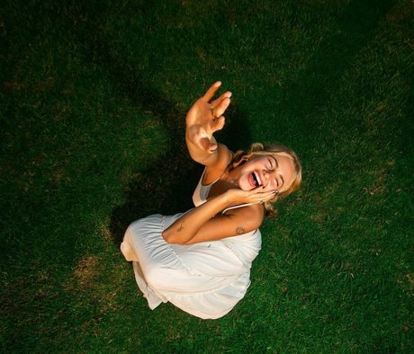 Claire Rosinkranz beautiful actress pics