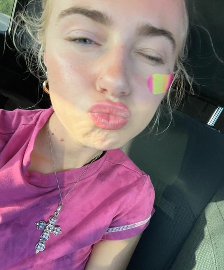 Claire Rosinkranz model erotic image