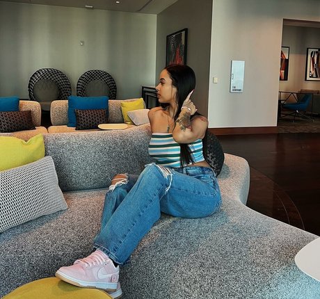 Madwavyy nude model gallery