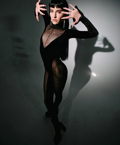 Lilith Czar star pretty photos