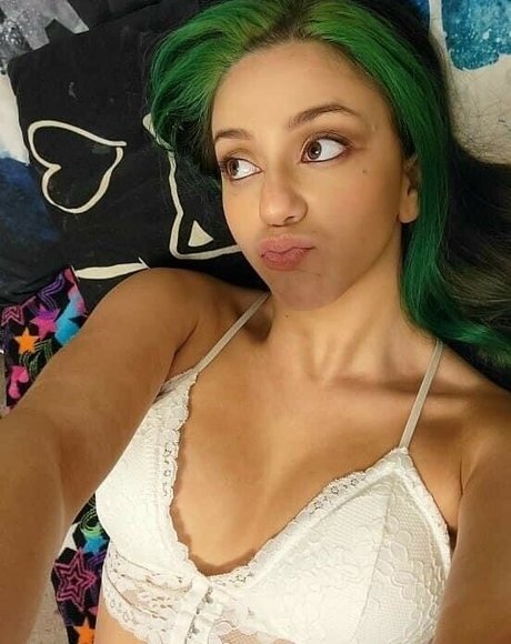 Airica Demia nude actress galleries