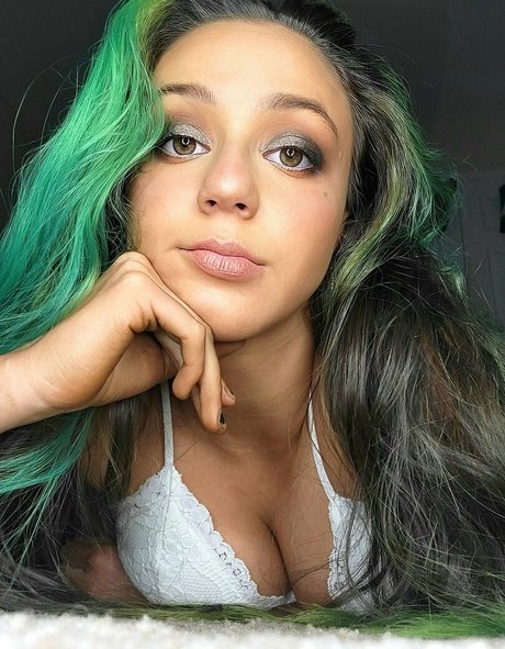 Airica Demia star best pictures