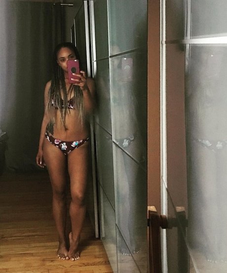 Sharon Leal pornstar perfect images