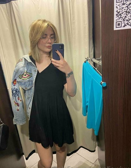 valiawixx pornstar sexy pics