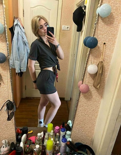 valiawixx exclusive actress galleries