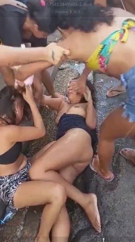 Mulheres Brigando naked star pictures