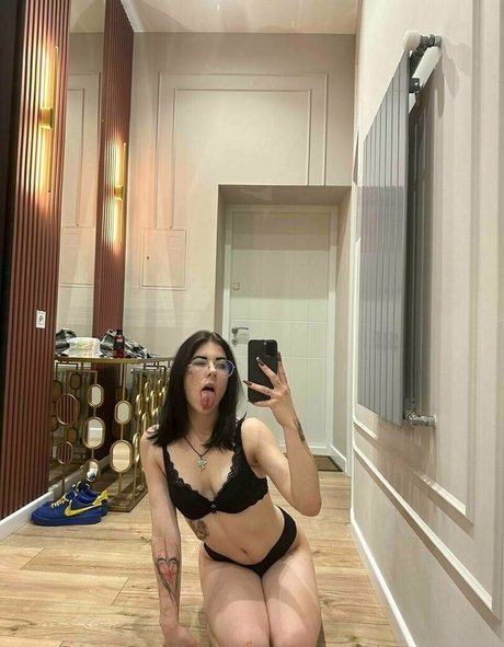 ebony smoking onlyfans xxx pic