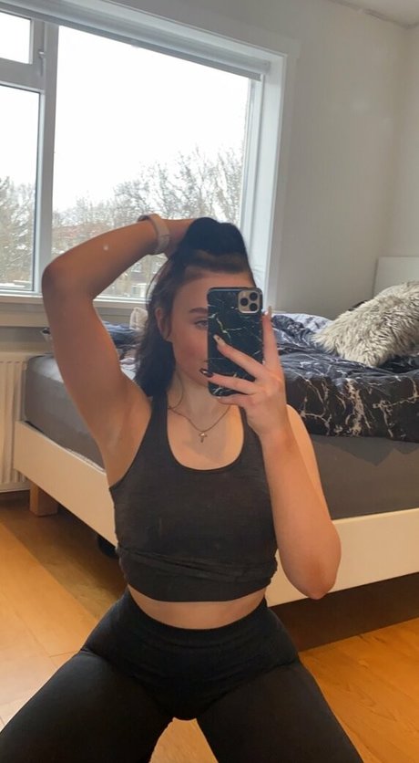 juicyicelandicbooty star hot images