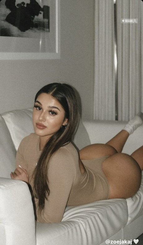zoejakaj model sex image