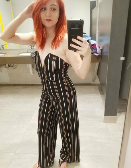 elladonella free erotic actress galleries