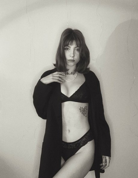 zlatka lesenok sexy model pics