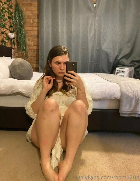 room1204 art model photos