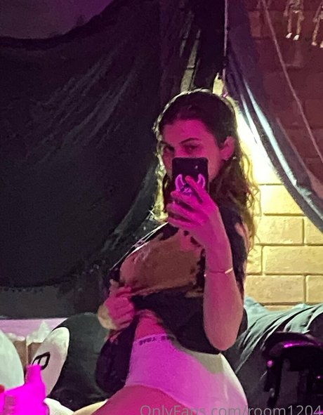 room1204 pornographic star image