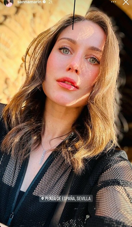 Politicians Female model beautiful pic