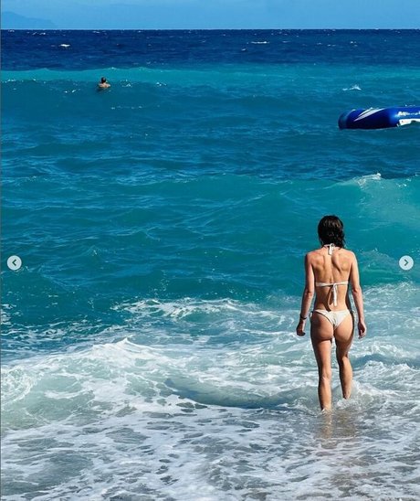 Politicians Female naked actress photo