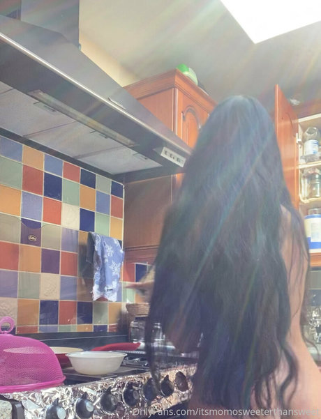 itsmomosweeterthansweet hd star pictures